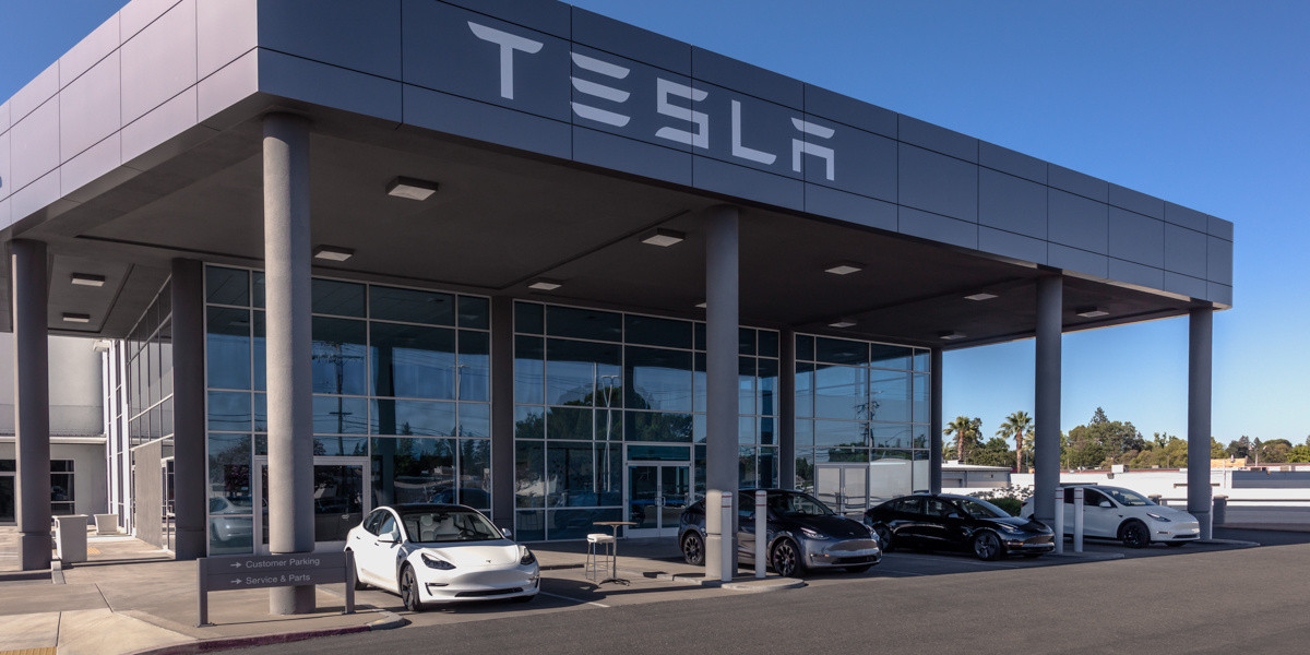 Tesla Robotaxi: Un Evento Attesissimo nel Cuore di Hollywood 1