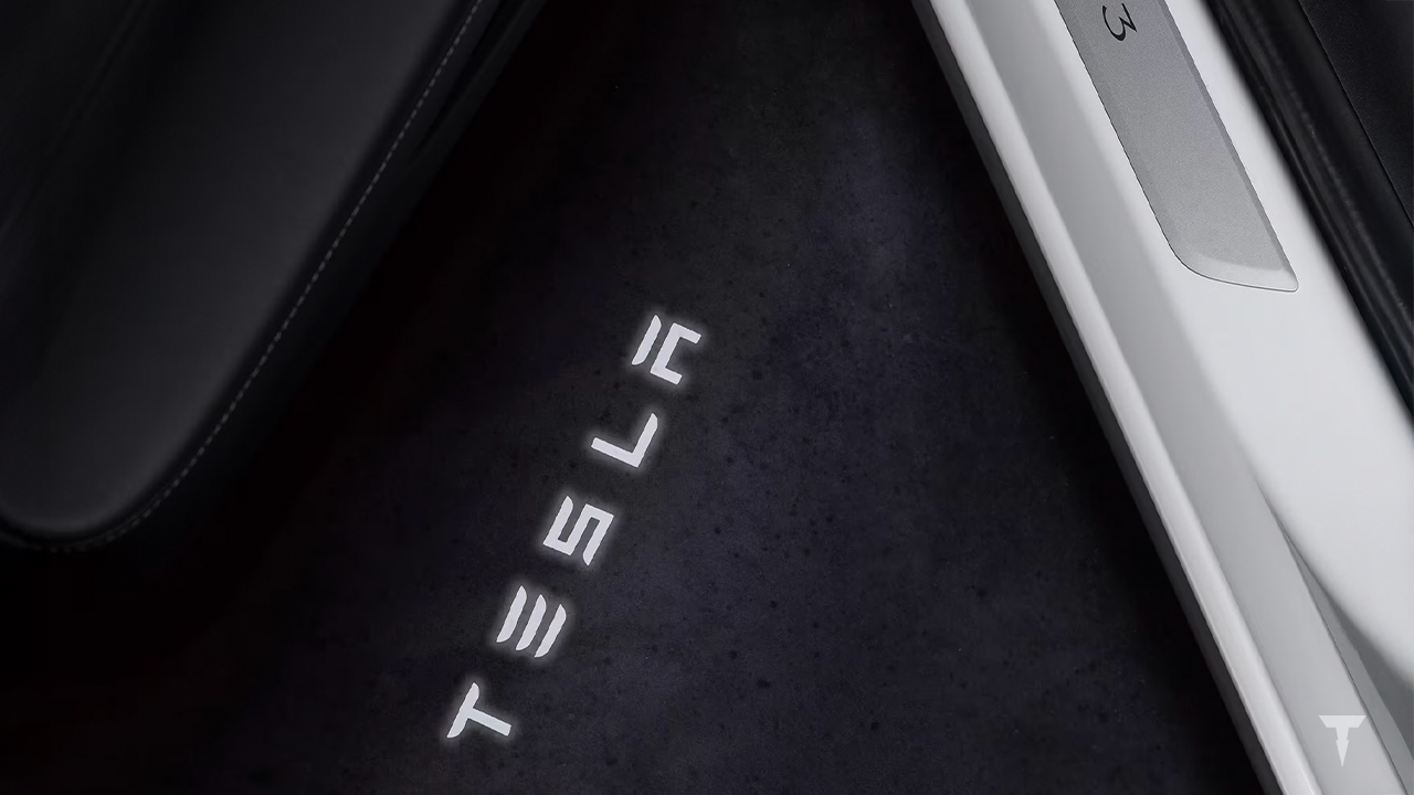 Tesla lancia le luci di proiezione in Europa per Model 3 e Model Y 1