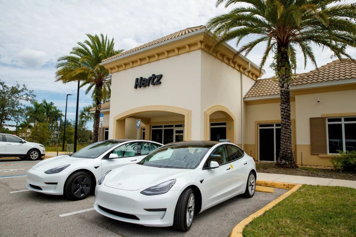 Hertz ha completato il suo piano di vendita di 30.000 veicoli elettrici 1