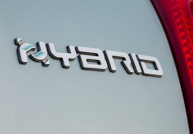 auto ibride sempre più dominanti, mentre Tesla dimezza le vendite 1