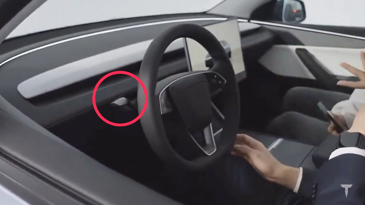 Tesla Model 3 Highland: dopo tante critiche ai tasti sul volante, potrebbe far ritorno la levetta per le frecce 1