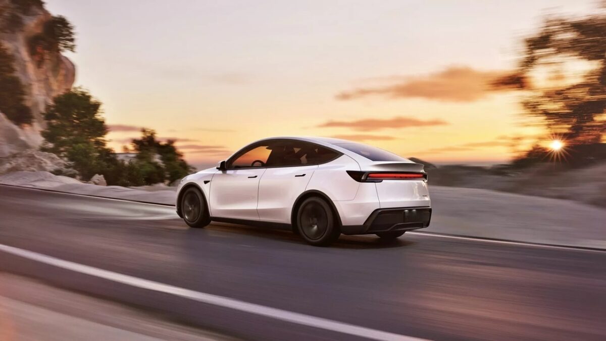 Tesla lavora ad una Model Y più compatta ed economica 1
