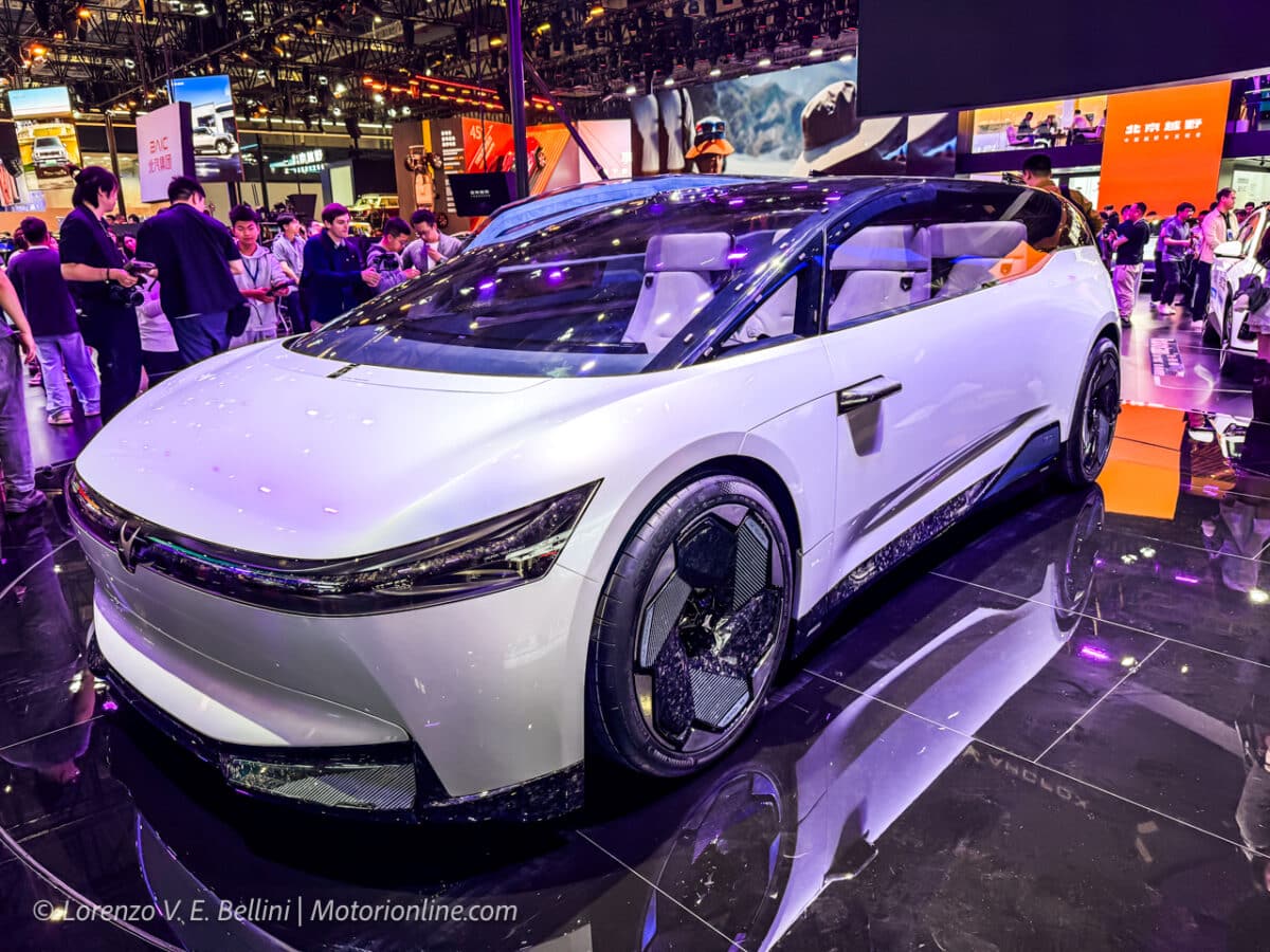 Arcfox 77°, al Salone di Shanghai 2025 sbarca il futuro 1