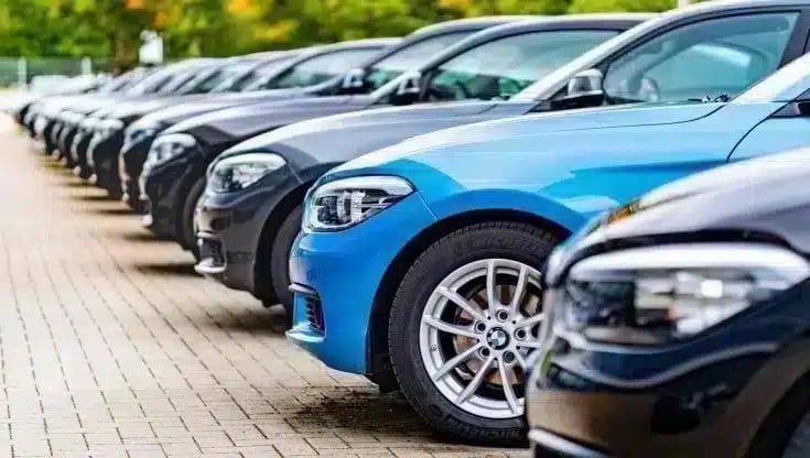 dati stabili nel mese di aprile, -0,3% 1