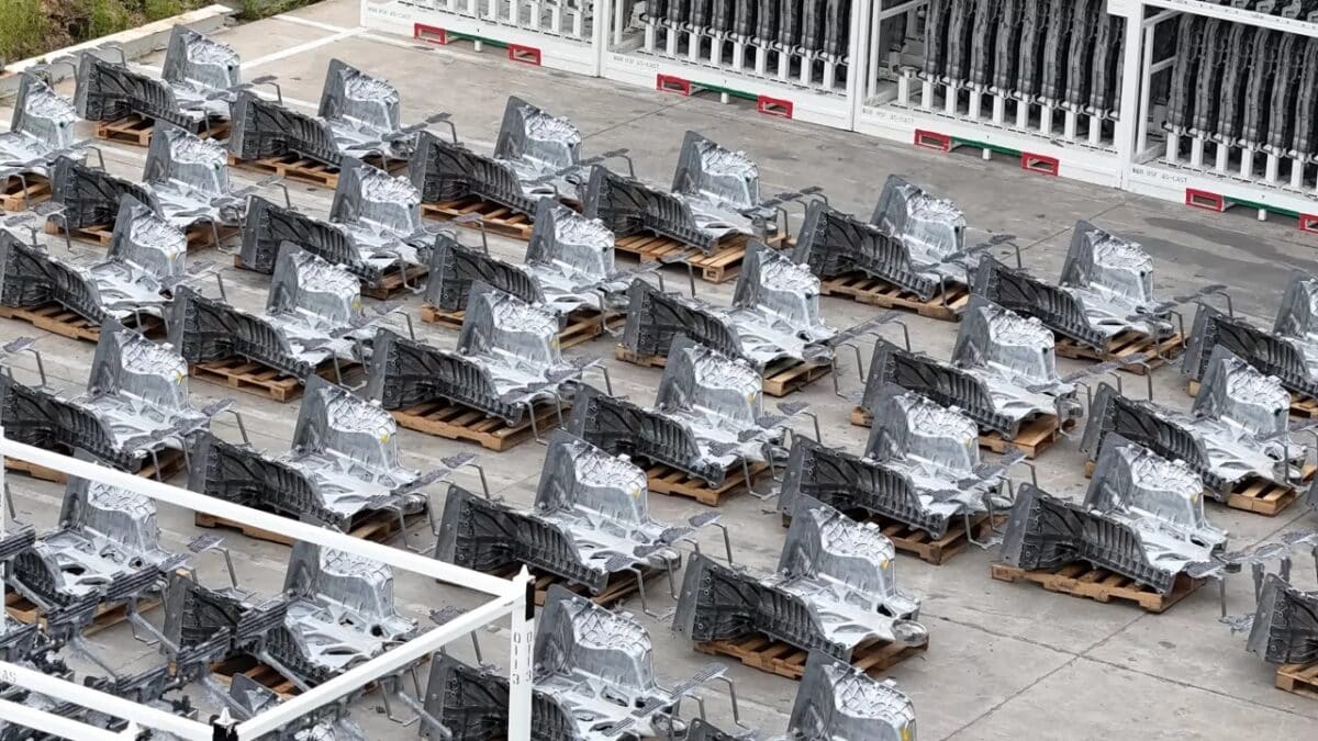 Cosa sta accadendo nella Tesla Giga Texas? Le foto dei droni lasciano perplessi 1