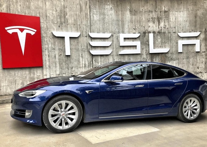 Tesla sotto accusa in Francia per pratiche commerciali ingannevoli 1