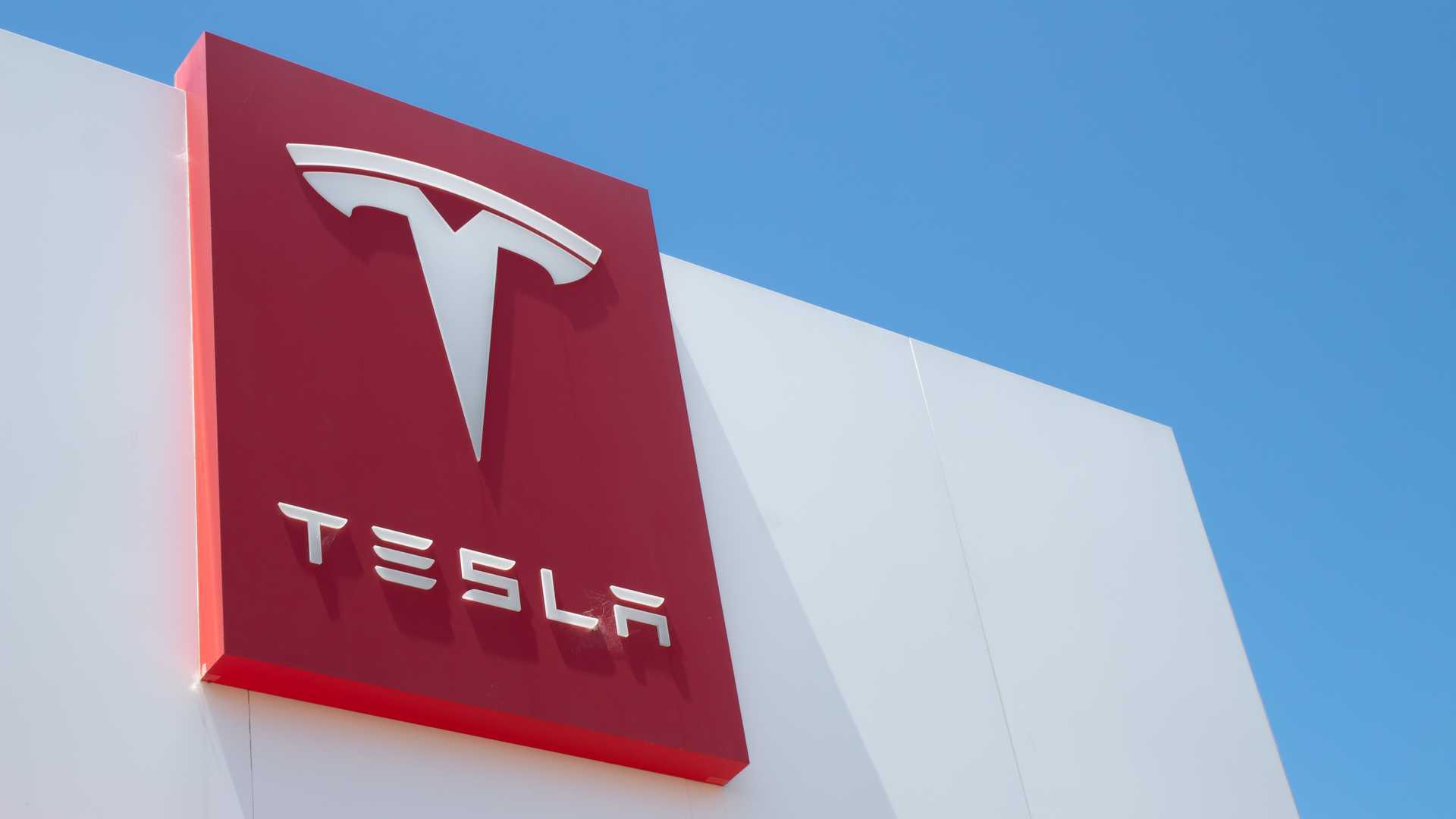 Gli automobilisti francesi portano Tesla in tribunale: cosa succede 1