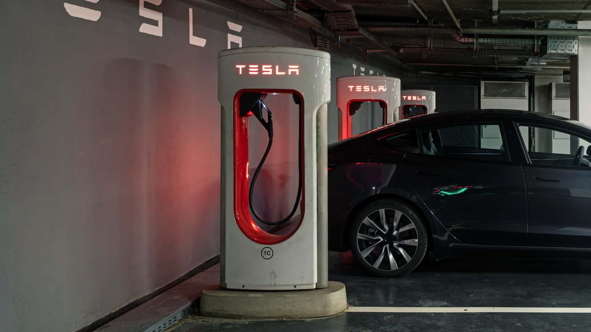 Tesla frena a livello globale, è dietrofront nei principali mercati 1