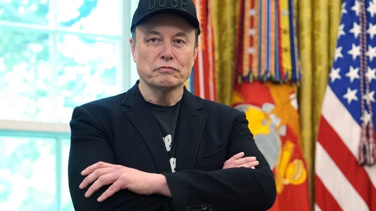 Elon Musk perde 15 miliardi di dollari dopo il crollo delle azioni di Tesla 1