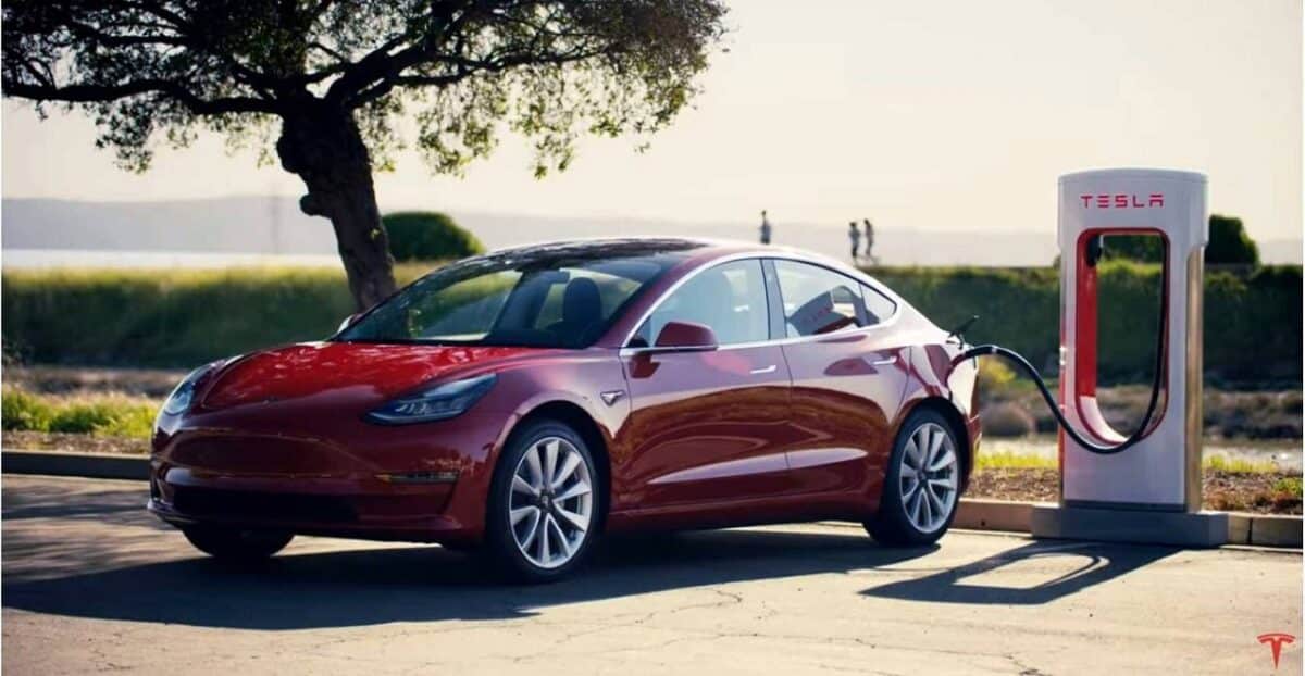 negli USA crescita modesta e Tesla in calo 1