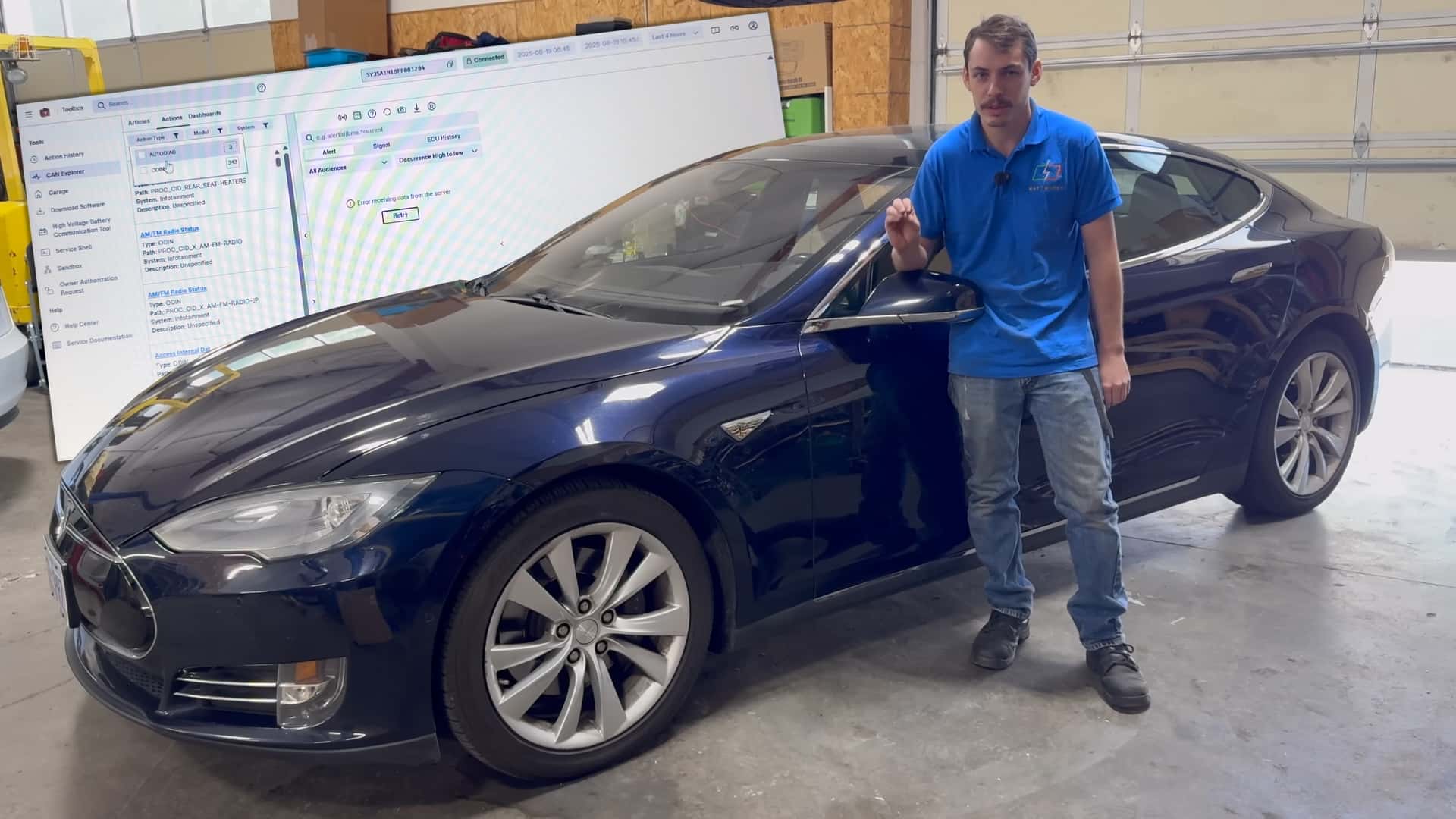 Come si ripara un'auto Tesla? Lo mostra il meccanico: video 1