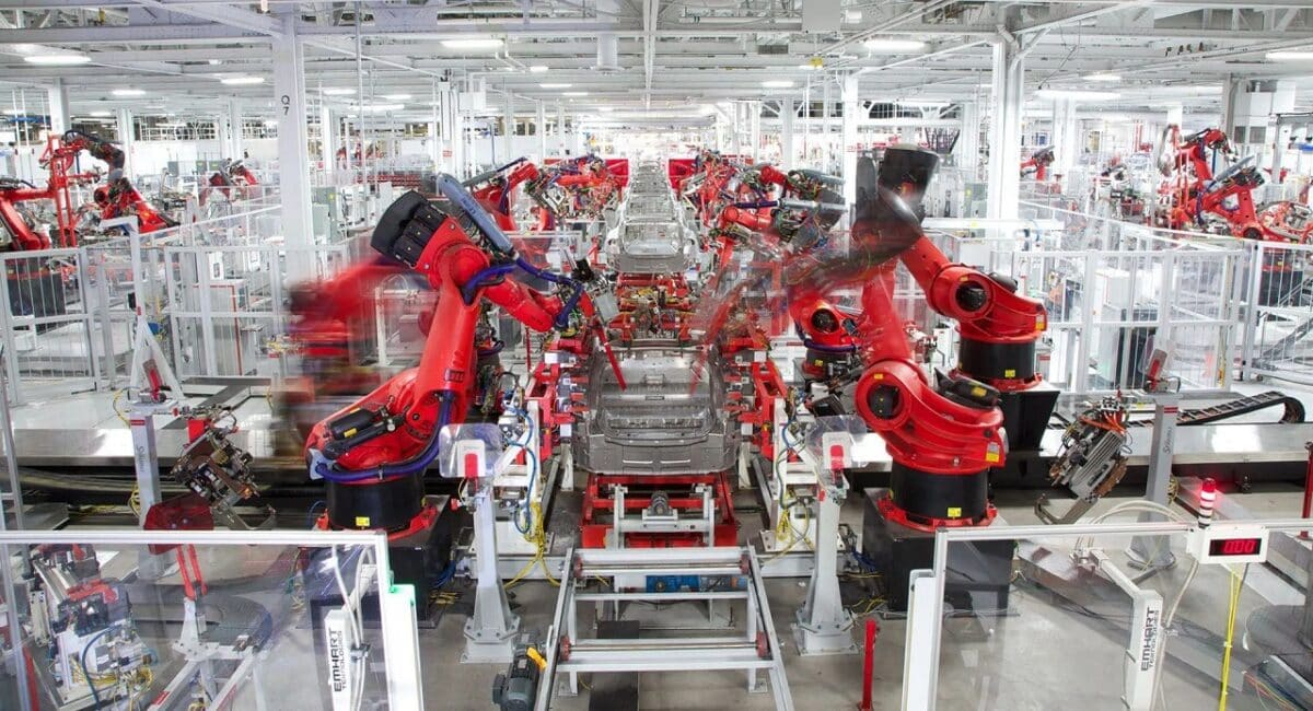 operaio messo KO da robot in fabbrica chiede risarcimento da 51 milioni di dollari 1