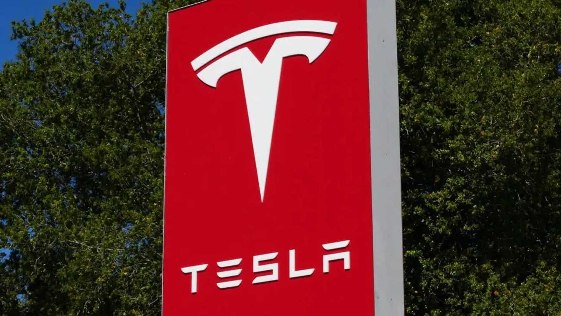 Tesla vende più auto elettriche del previsto (con un "aiutino") 1